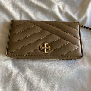 Tory Burch Sandpiper Continental Wallet